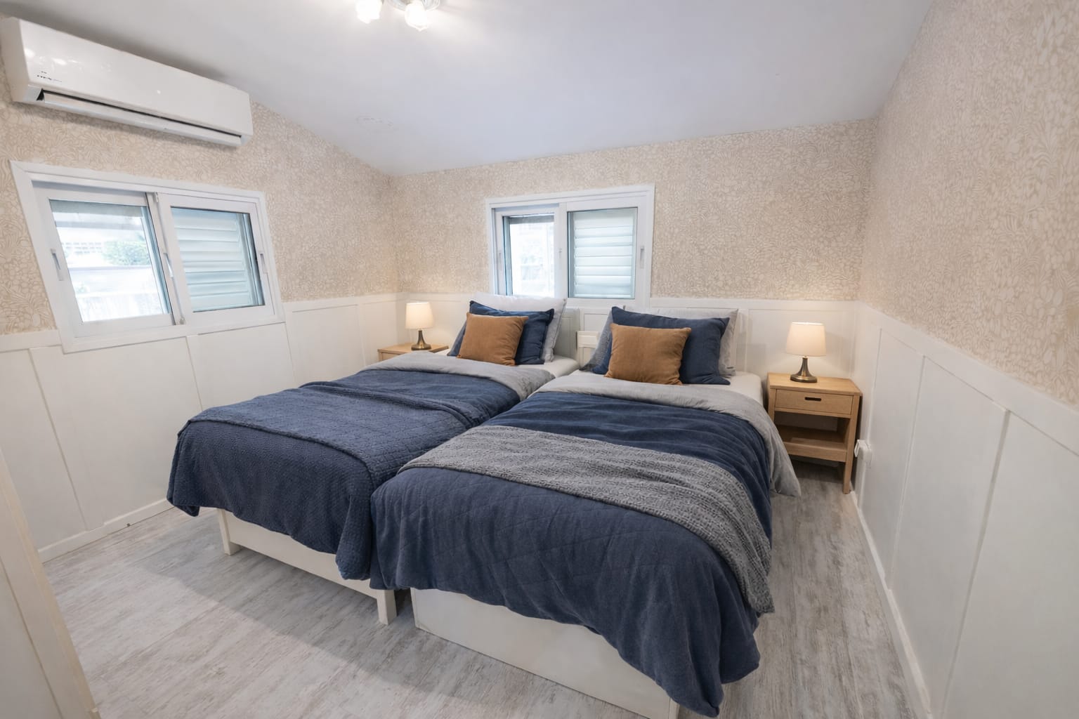 Twin bedroom
